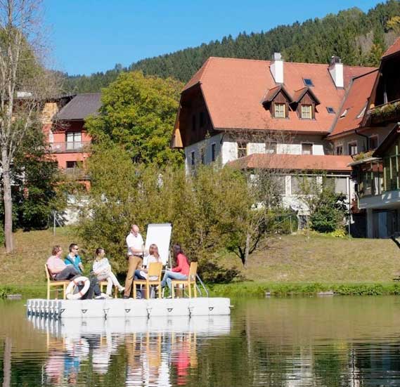 Workshop auf Pontoninsel am See